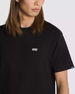 REMERA VANS LEFT CHEST LOGO TEE NEGRO VN0A3CZEY28