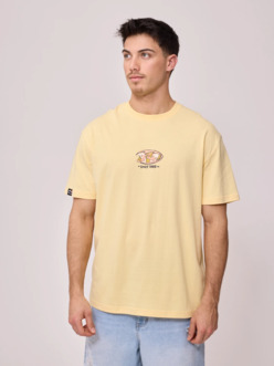 REMERA RUSTY MUNKE WASHED AMARILLO