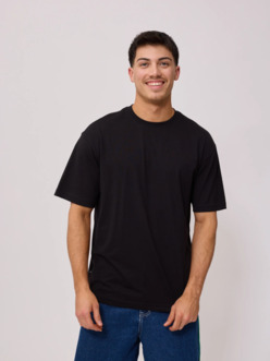 REMERA RUSTY LUKINA NEGRO