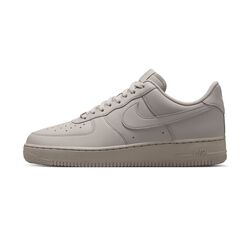 CALZADO NIKE AIR FORCE 1 07 ESS GRIS