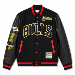 CHAQUETA MITCHELL AND NESS BULLS CHAMPIONS